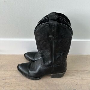 Justin Kid’s black cowboy boots size 1